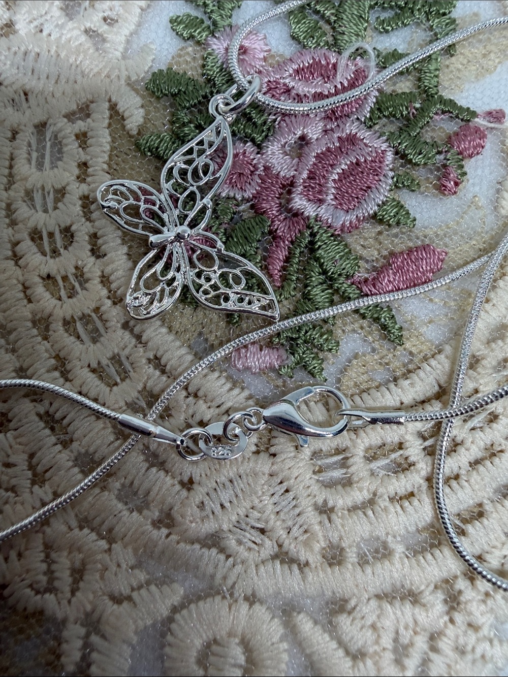 925 Sterling Silver Filigree Butterfly 20” Chain Necklace Feminine Romantic - Picture 4 of 5